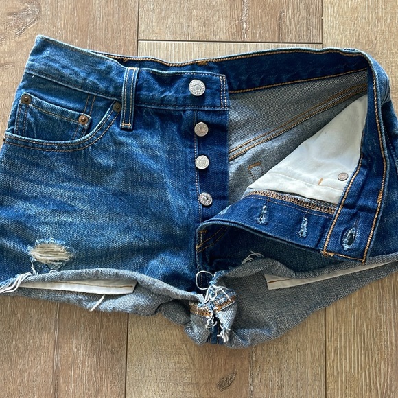 Levi’s 501 Denim Shorts - Size 25 - Picture 4 of 5